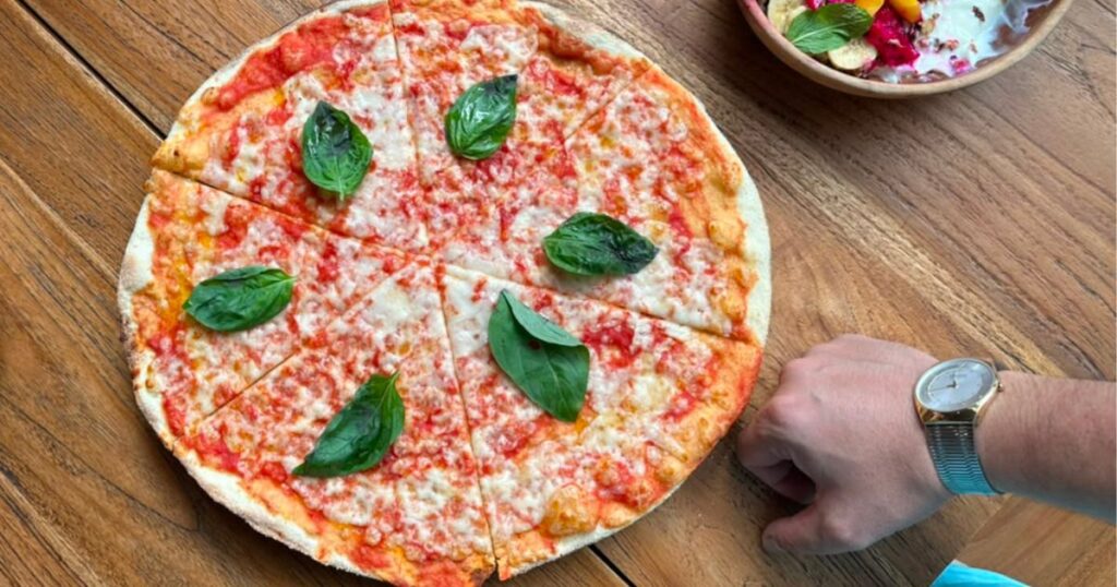 Ragam pizza pilihan pelanggan, margaritha pizza jadi langganan comfort food. (30/07) Agung Hardiansyah