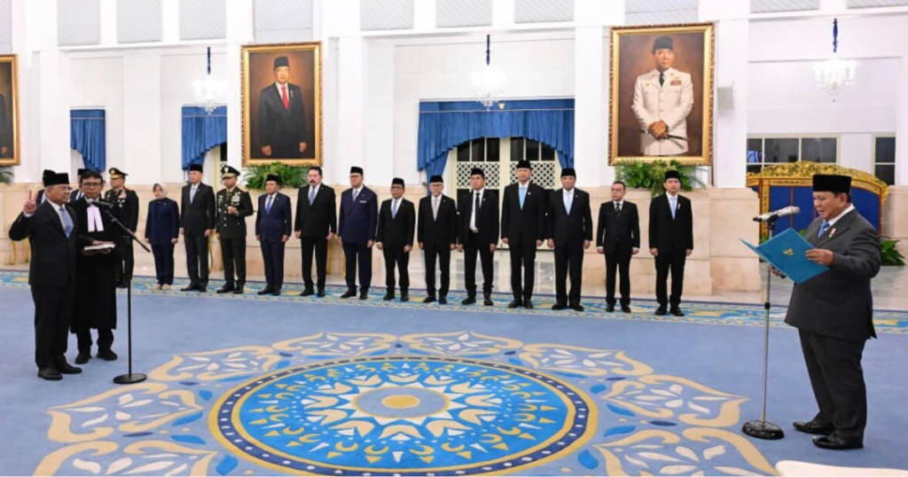 Momen pembacaan sumpah jabatan Suahasil di Istana Negara